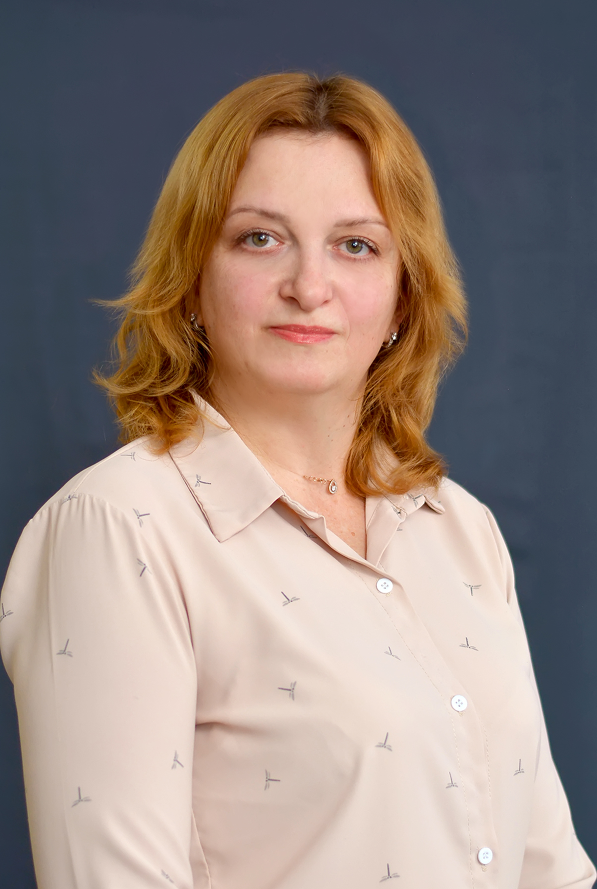 Воспитатель первой категории Бредова Евгения Александровна.